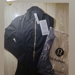 Lululemon size small 