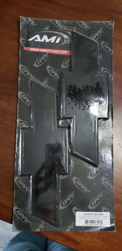Black front and rear Chevy Silverado Bowtie emblems