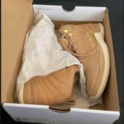 JORDAN VACHETTA TAN RETRO 12s  Women’s size 5.5