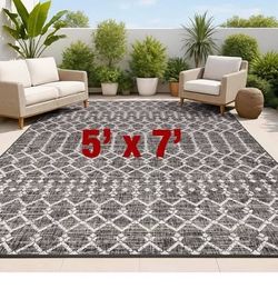 JONATHAN Y Ourika Moroccan Black/Gray 5 ft. 3 in. x 7 ft. 7 in. Geometric Textured Weave Indoor/Outdoor