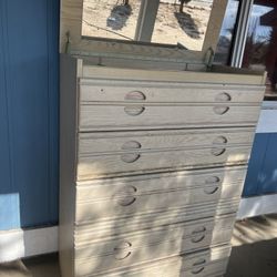 Dresser With Mirror 