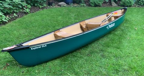 Pelican Explorer DLX 15.6 canoe with paddles