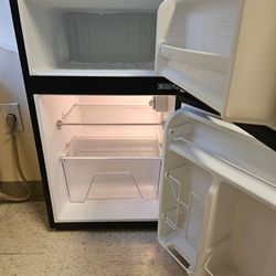 Galanz 3.1 Cu Ft Mini Fridge with Freezer