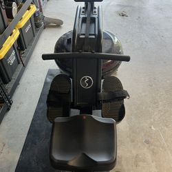 Water Rowing Machine – Sunny Health Obsidian Surge 500 – Excellent Condition