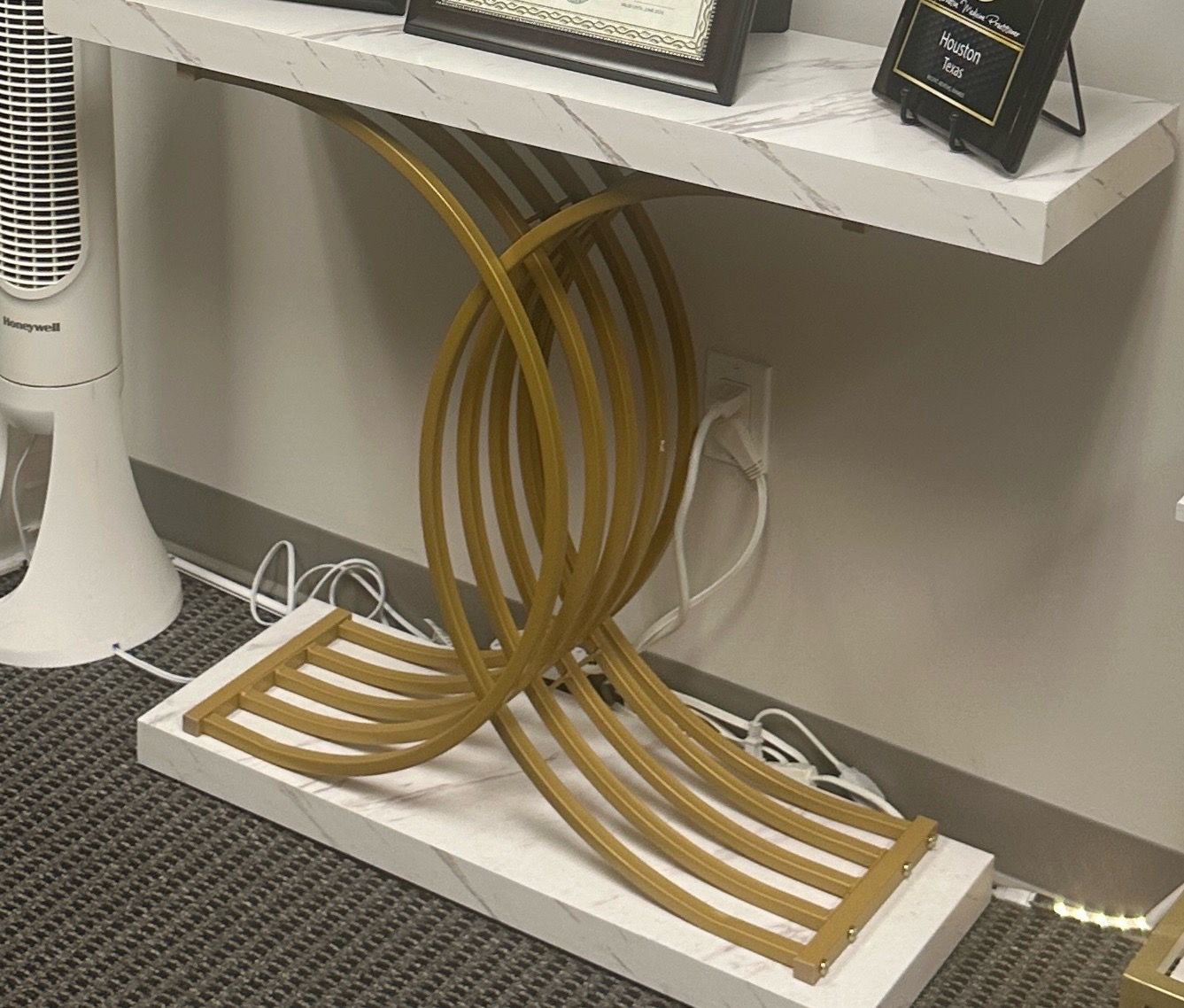 Modern Marble Console Table – Luxury Gold Base
