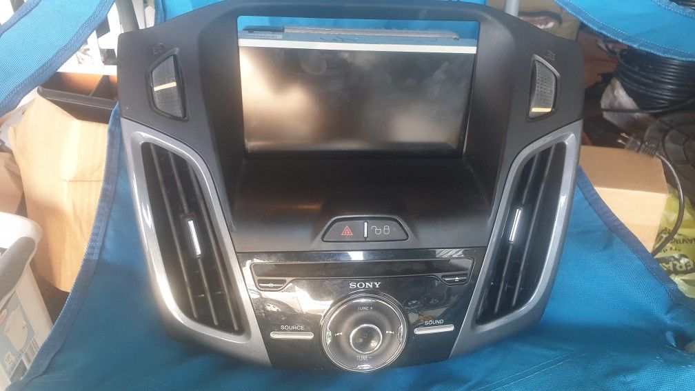 Ford Focus SONY Stereo CD Radio With 9" Touch Screen