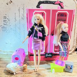 Barbie retro  2 dolls & closet 