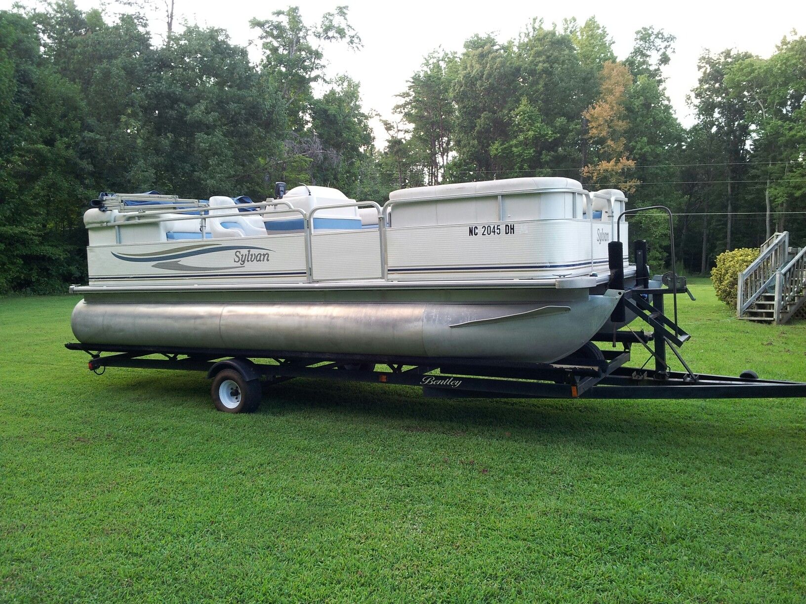 2002 Sylvan Mirage 820 Pontoon