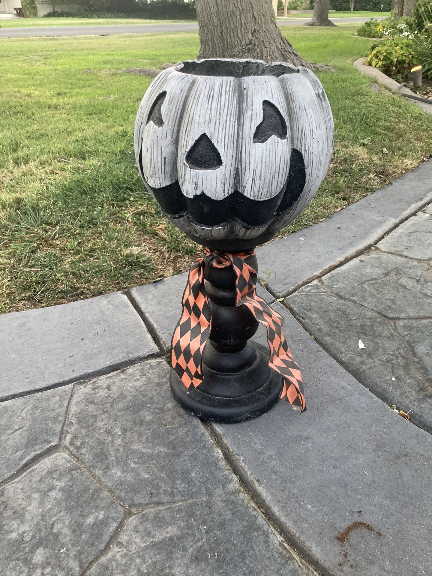 Halloween pottery decoration