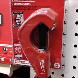 MILWAUKEE 1 - 1/2" CONSTANT SWING COPPER TUBING CUTTER 