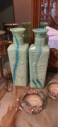 Set of 2 vintage Jim bean bottles