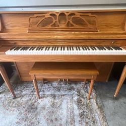 1999 KAWAI 504M DESIGNER UPRIGHT PIANO! FREE DELIVERY & TUNING! + WARRANTY!
