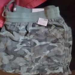 Plus Women's Cargo Capri