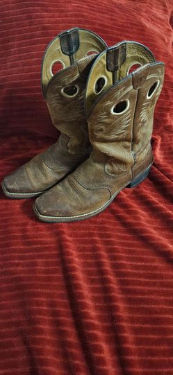 Men's size 13 Ariat Boots