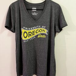 Womans Size Large Oregon Ducks Shirt 
