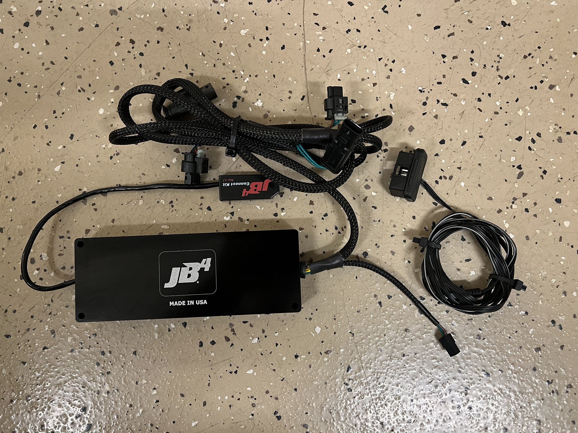 Burger Motorsports Alfa Romeo Giulia Stelvio JB4 2.0L Tuner. Less than 1000 miles With Bluetooth!