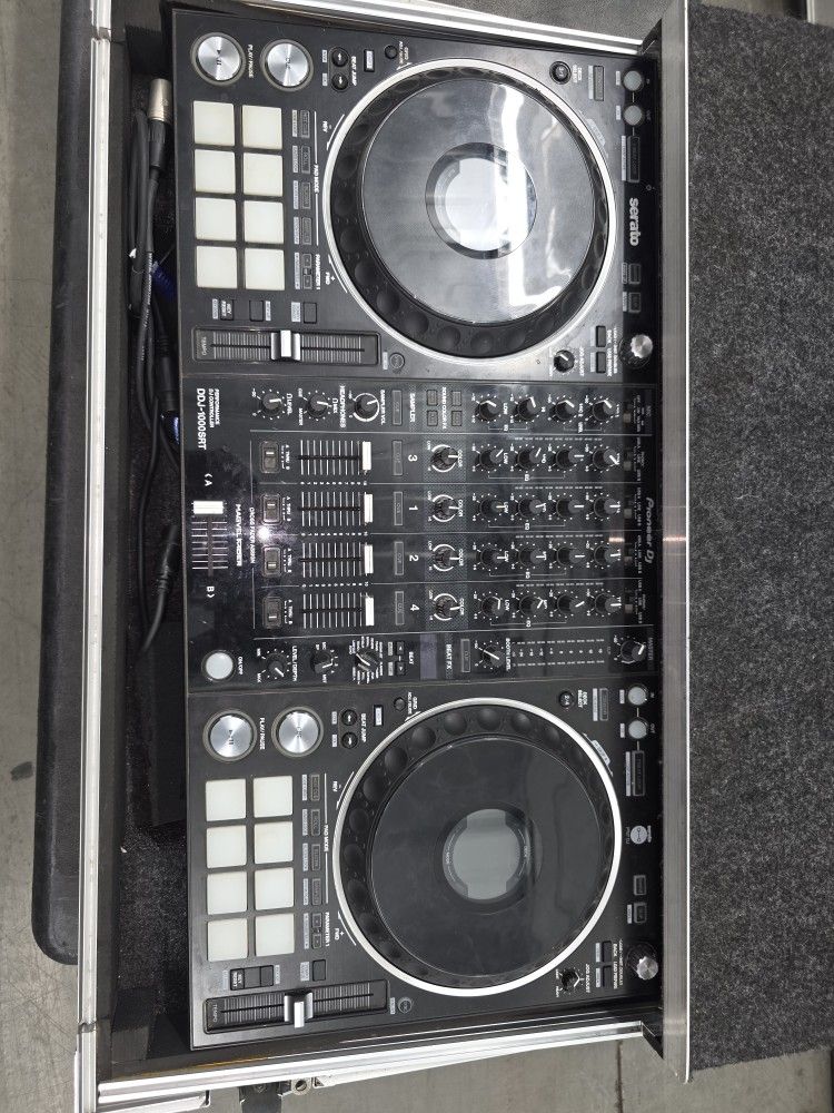Pioneer DDJ SRT 1000 DJ controller W/Case