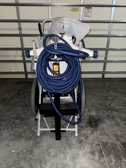 Hammerhead 30in Commercial Pool Vacuum