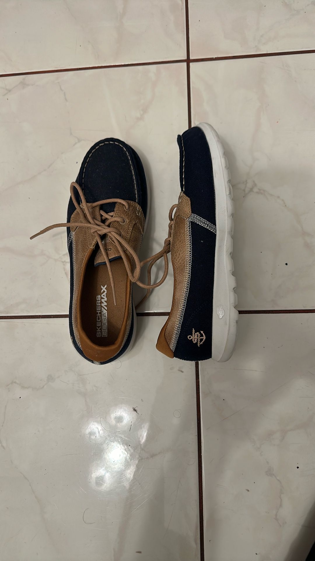 Sketchers Goga Max