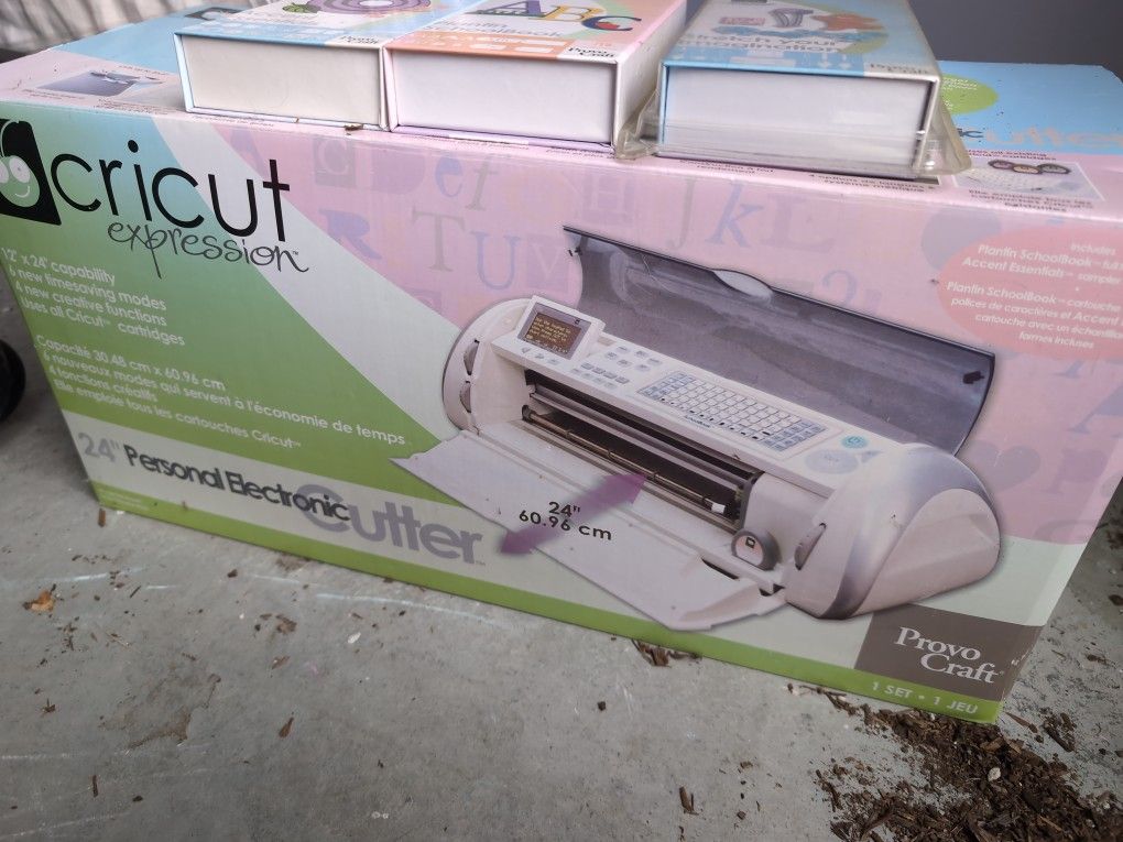 Cricut Original And 3 Cartridges