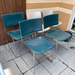 Metal Chairs 5 Available Located In Kendall I Can Deliver 