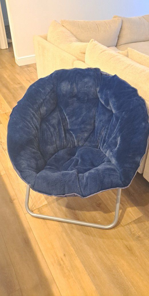 Comfy Saucer Chair with Metal Frame