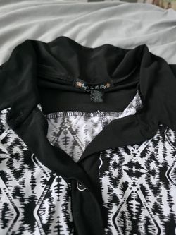 Blouse  White And Black Size M  Excelent  Condition 