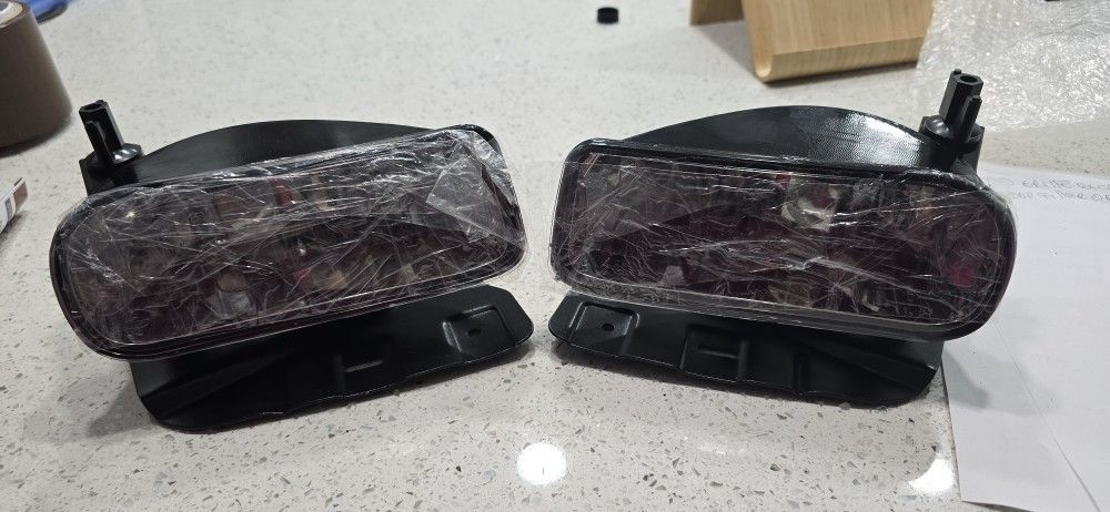 CADILLAC Escalade (2003-2006) -  Cadillac Fog Lights with 880 12V 27W Halogen Bulbs ​(Clear Lens)