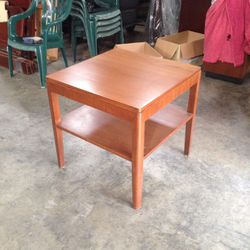 Corner or end table. Totally Refinished With Glass Top