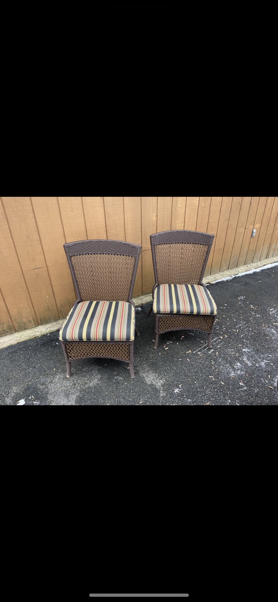 (2) Resin Patio Chairs