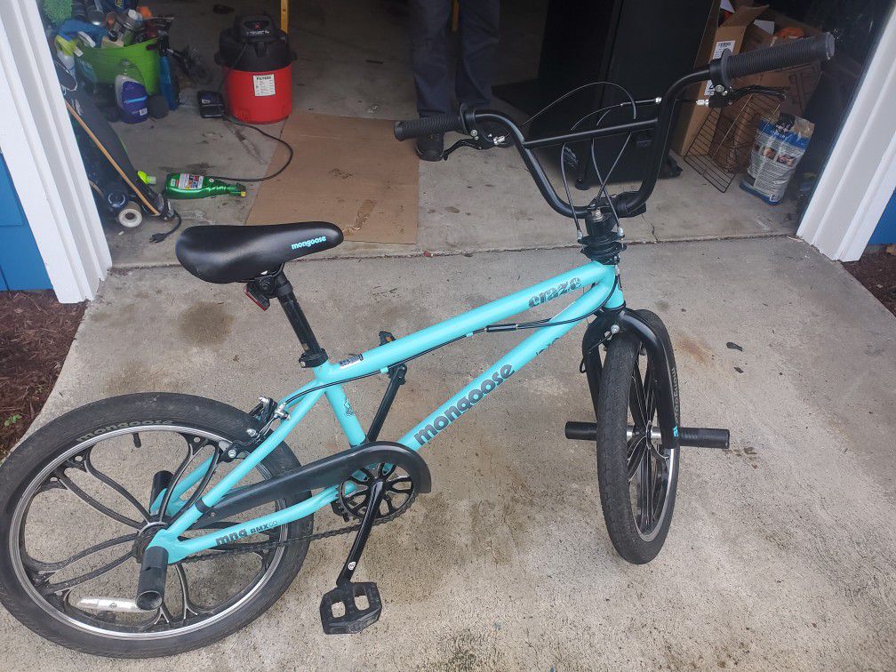 Mongoose bmx bike for kids, Tiffany Blue with front and rear pegs nearly NEW