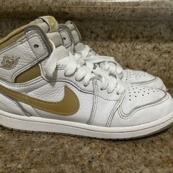 Jordan 1 Mids