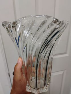 Beautiful "Mikasa" Vase  8 1/4 inches