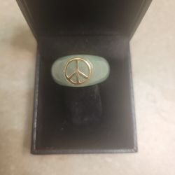 14 K Gold And Jade Ring.  Weight Is 8.4 Grams 
