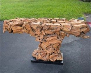 Consola table