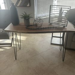Live Edge Entry Table