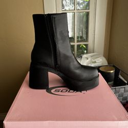 Platform Black Boots