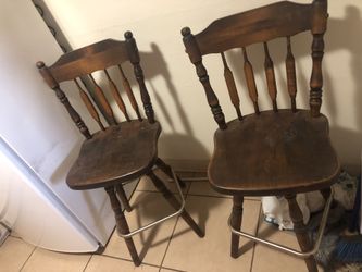 2 Wooden Stools