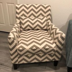 2 Comfortable Armchairs Gray & White