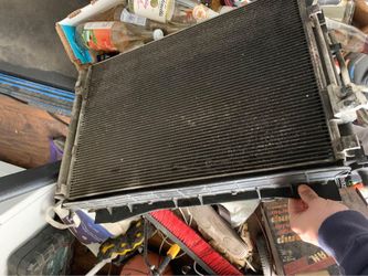 Radiator : 2012-2017 Kia Rio or Hyundai Accent