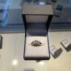 14k Gold Diamond Ring 