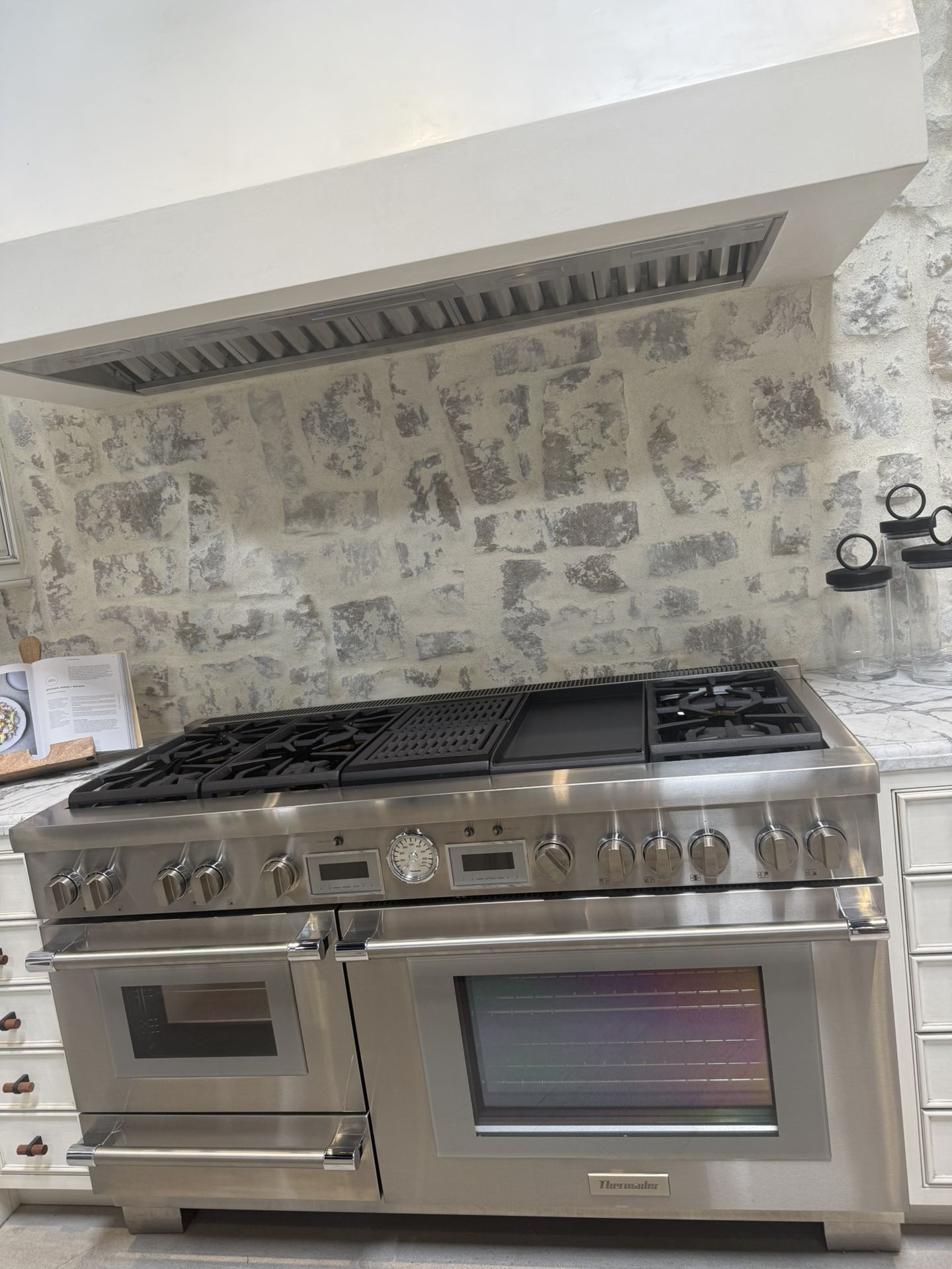 Thermador 60” Dual Fuel Range