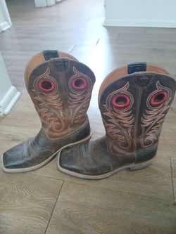 Ariana men boots shoes size 10 in half
