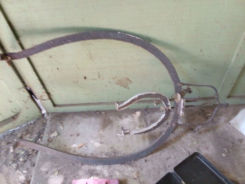 Giant Metal Horseshoe Decoration