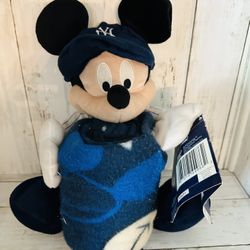 (2014) Los Angeles Dodgers Northwest x Disney Mickey Hugger Pillow & Silk Touch