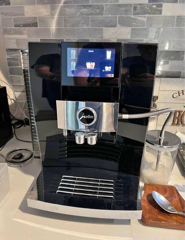Jura J10 Automatic Coffee Machine