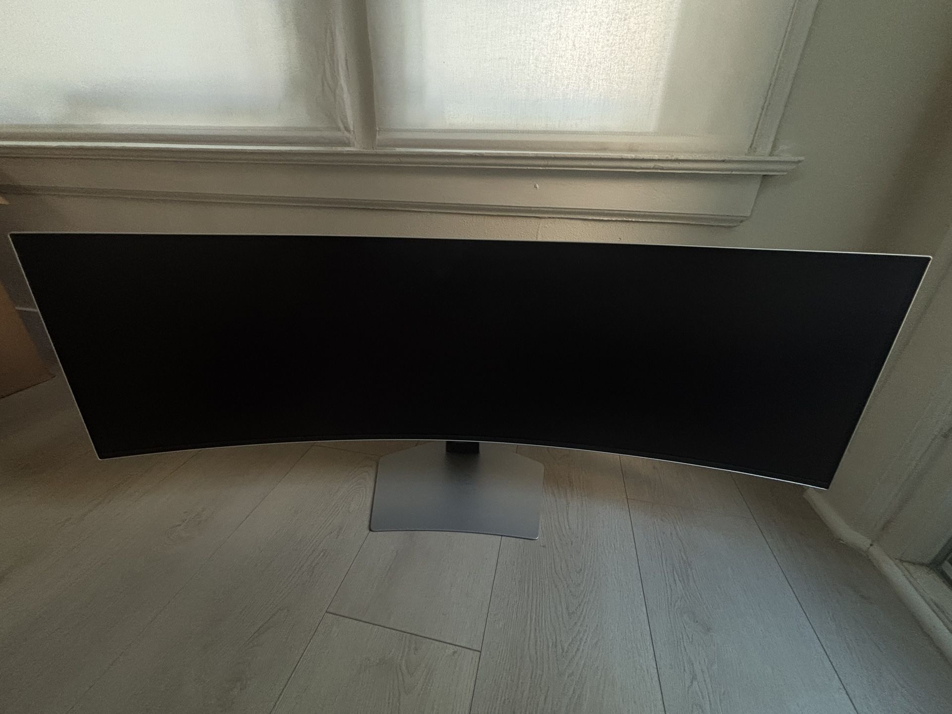 Samsung - 49" Odyssey OLED G9 (G93SD) Dual-QHD 240Hz 0.03ms G-Sync Compatible Curved Glare Free Gaming Monitor - Silver