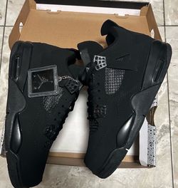 Black cat Jordan 4