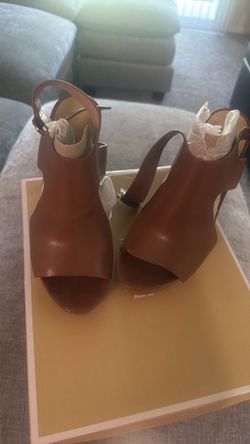 Michael Kors, which Hill sandals size 9 Michael Kors, which Hill sandals size 9