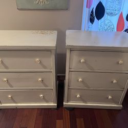 Solid Wood (2) Nightstands 